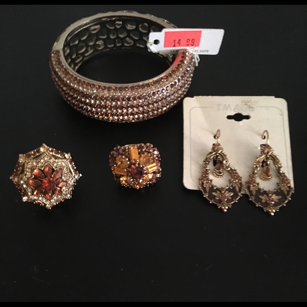 Costume jewelry set